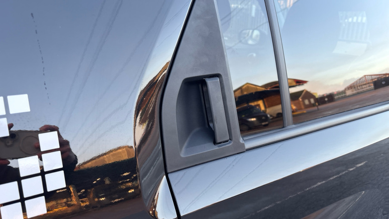 Hyundai INSTER 85kW 02 49kWh 5dr Auto Electric Hatchback